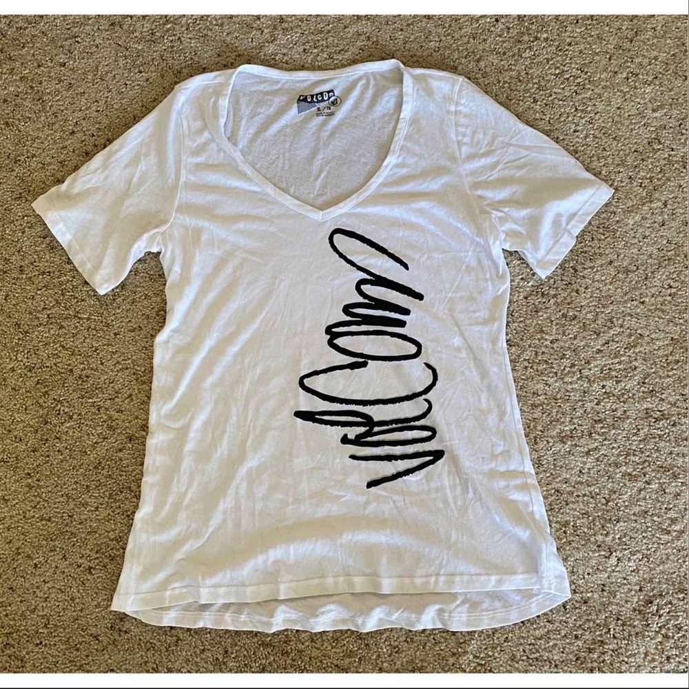 Volcom white shirt size XL NWOT